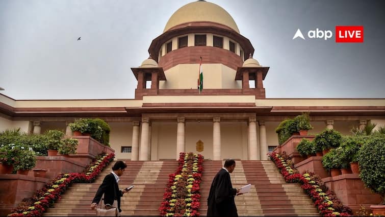 Supreme Court Says Negligence of doctors will be considered when they are unqualified know what SC Said