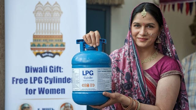 यूपी सरकार का दिवाली तोहफा: महिलाओं के लिए मुफ्त LPG सिलेंडर